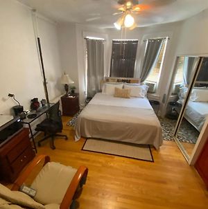 7 Room With Jacuzzi, Massage Seat, And Parking Spac, 15 Mins In Bus And 7 Minutes Via New York Waterway Ferry To The City - The Best Choices!! North Bergen Exterior photo