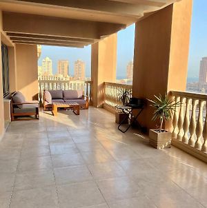Get Your Hayya Card When Booking The Approved Qatar Tourism License Lovely 2 Bedrooms Apartment In The Pearl Doha Exterior photo