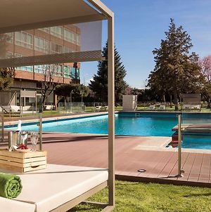 Hotel Melia Barajas Madrid Exterior photo