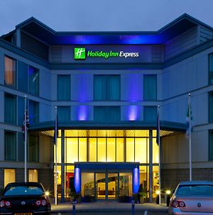 Holiday Inn Express London Stansted Airport Stansted Mountfitchet Exterior photo