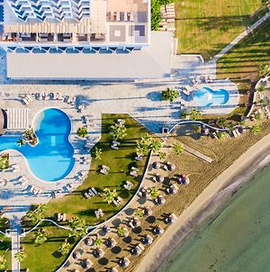Golden Bay Beach Hotel Larnaka Exterior photo