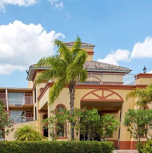 Hotel Howard Johnson By Wyndham Tropical Palms Kissimmee Exterior photo