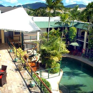 Bay Village Tropical Retreat Cairns Exterior photo