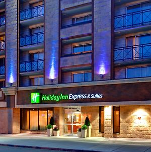Holiday Inn Express Hotel & Suites Calgary YYC Exterior photo
