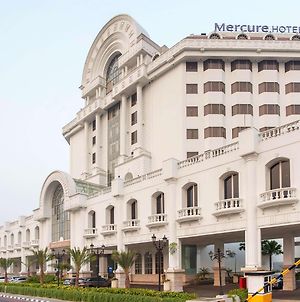 Hotel Mercure Jakarta Batavia Exterior photo
