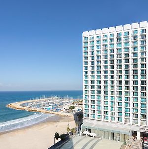Hotel Crowne Plaza Tel Aviv Beach Exterior photo