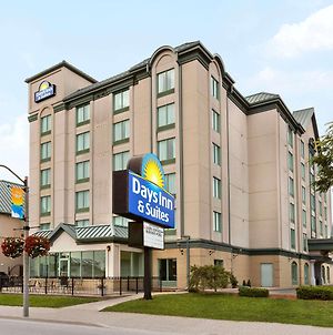 Hotel Days By Wyndham Niagara Falls Centre St. By The Falls Exterior photo