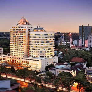 Hotel Sofitel Saigon Plaza Ho-Chi-Minh-Stadt Exterior photo