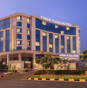 Pride Plaza Hotel Aerocity Neu-Delhi Exterior photo