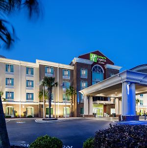 Holiday Inn Express & Suites Florence I-95 @ Hwy 327 Exterior photo