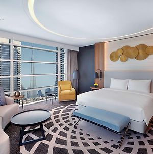Hotel Doubletree By Hilton Dubai - Business Bay Exterior photo