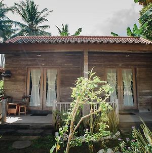 Acala Hostel&Reef Bar Nusa Penida Exterior photo