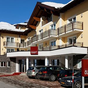 Hotel Auwirt Zentrum Saalbach Exterior photo