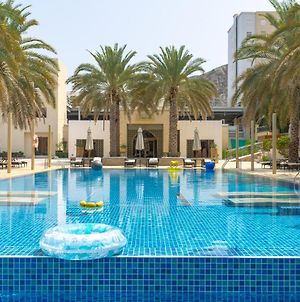 Sheraton Oman Hotel Maskat Exterior photo