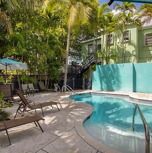 Four Suites On Duval Street W Parking And Pool Key West Exterior photo