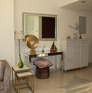 Lovely 2 Bedrooms Apartment In The Heart Of Towers Area Doha Exterior photo