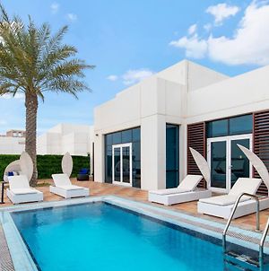 Fam Living - Sarai Beachfront Villas - Palm Jumeirah Dubai Exterior photo