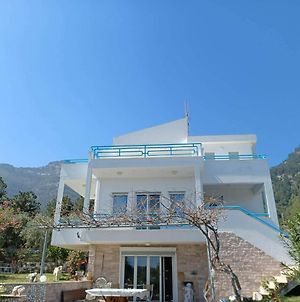 Gaby'S Villa Kinira Exterior photo