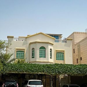 Villa Near Al Janoub Stadium Al Wukair Exterior photo