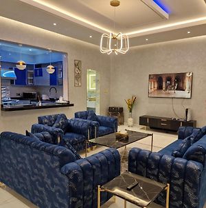 Luxury 2-Bedroom Apartment In Al-Thumama Doha Exterior photo