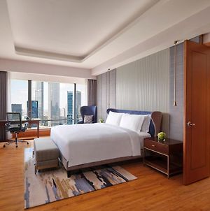 Hotel The Ritz-Carlton Jakarta, Mega Kuningan Exterior photo