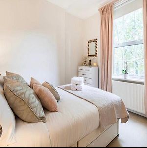 Beautiful Double Room In Knightsbridge London Exterior photo