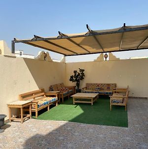 Entire Luxury 4-Bedroom Villa Near Al Janoup Stadium With Gargen & Free Parking Al Wakrah Exterior photo