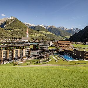 Alpine Luxury SPA Resort Schwarzenstein Luttach Exterior photo