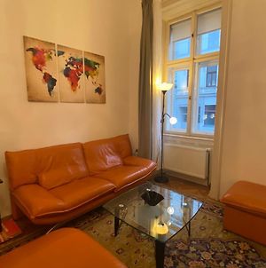 Ferienwohnung Charming Loft In Margareten District Of Wien Exterior photo