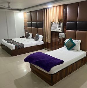 Hotel Le Mount Near Igi Airport Neu-Delhi Exterior photo