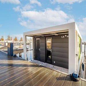 Hotel Inviting Houseboat In Volendam With Shared Pool Exterior photo