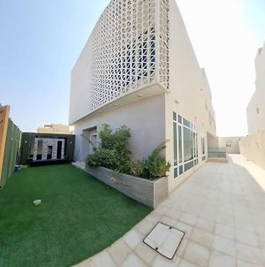 Luxury 5 Bed Private Modern Home With Pool Near Lusail Stadium Doha Exterior photo