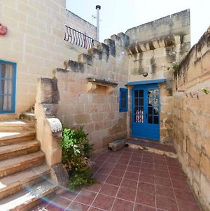 Enchanting Rustic Farmhouse With Swimming Pool Xagħra Exterior photo