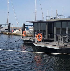 Hotel Hausboot Fjord Aquila Mit Dachterrasse In Wendtorf Exterior photo
