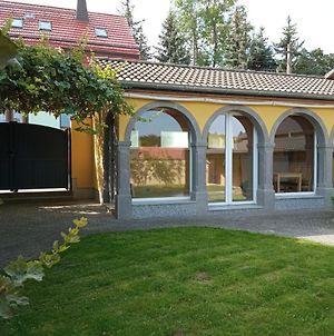 Villa Haus Toskana, Kleines Ferienhaus Im Toskanagarten Bad Sulza Exterior photo