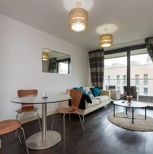 Modern 1Bd Flat - 5 Mins From London City Airport Exterior photo