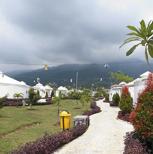 The Highland Park Resort Bogor Exterior photo
