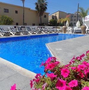 The Palms Hotel Apartments Limassol Exterior photo