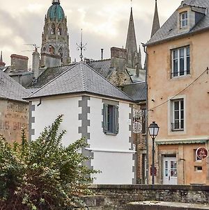 Villa La Plus Petite Maison De France Bayeux Exterior photo