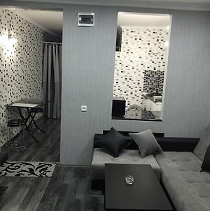 Maia'S Apartment On Rustaveli Tbilisi Room photo