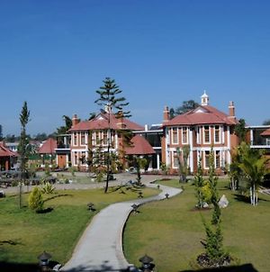 Royal Reward Resort Pyin U Lwin Exterior photo