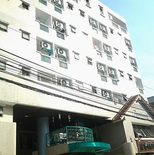 Motel Sathitsit Mansion Bangkok Exterior photo