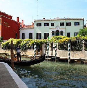 Pensione Accademia - Villa Maravege Venedig Exterior photo
