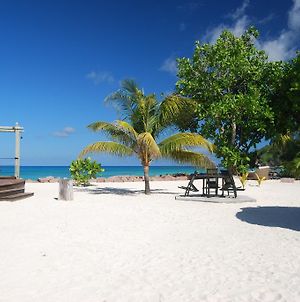 Islander Guesthouse Insel Praslin Exterior photo