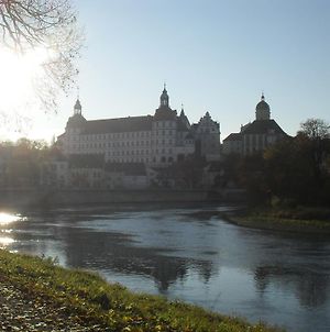 Hotel am Fluss Neuburg an Der Donau Exterior photo