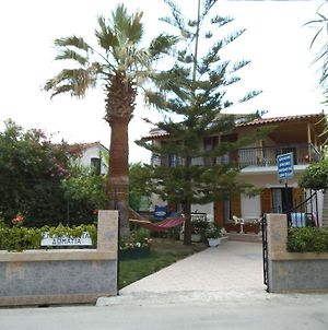 Villa Xenos Kalamákion Exterior photo