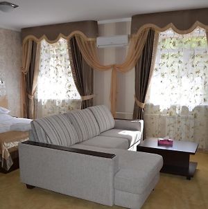 Mereke Hotel Ustʼ-Kamenogorsk Room photo