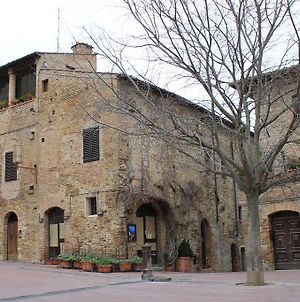 Hotel A La Casa Dei Potenti San Gimignano Exterior photo