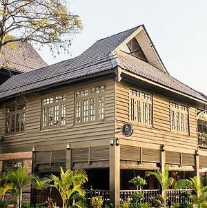 The Manor Hotel Nyaung Shwe Exterior photo