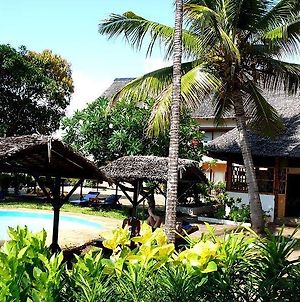 Diani Palm Resort Diani Beach Exterior photo